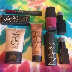 8 NARS makeup